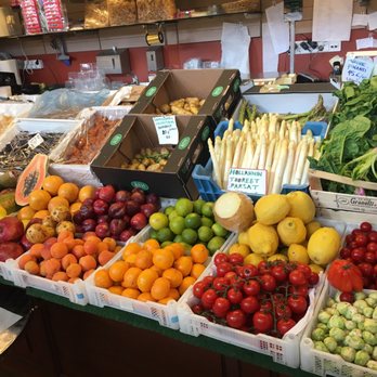 Vanha kauppahalli - Public Markets Near Me - Helsinki, 18