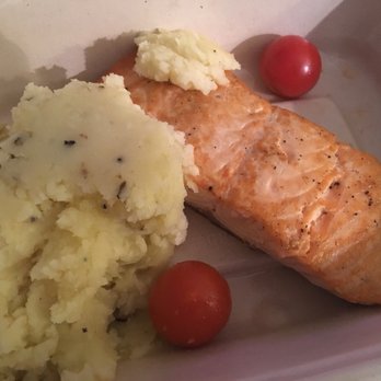 Cook Unity - Salmon with truffle mashed potatoes and lobster sauce - Food Delivery Services Near Me