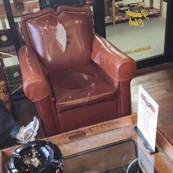 Davidus Cigars - Worn out chair. Sinking cushion