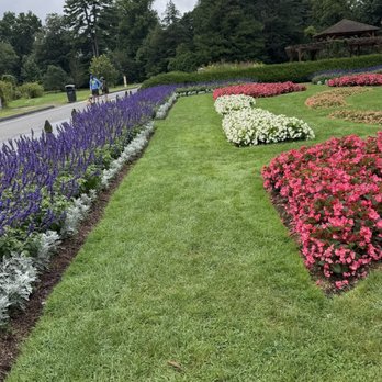 Elizabeth Park - Parks Near Me - West Hartford, Connecticut