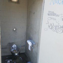Venice Beach Public Bathrooms