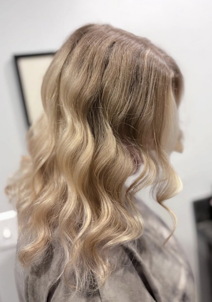 Hair By Hannah Logo