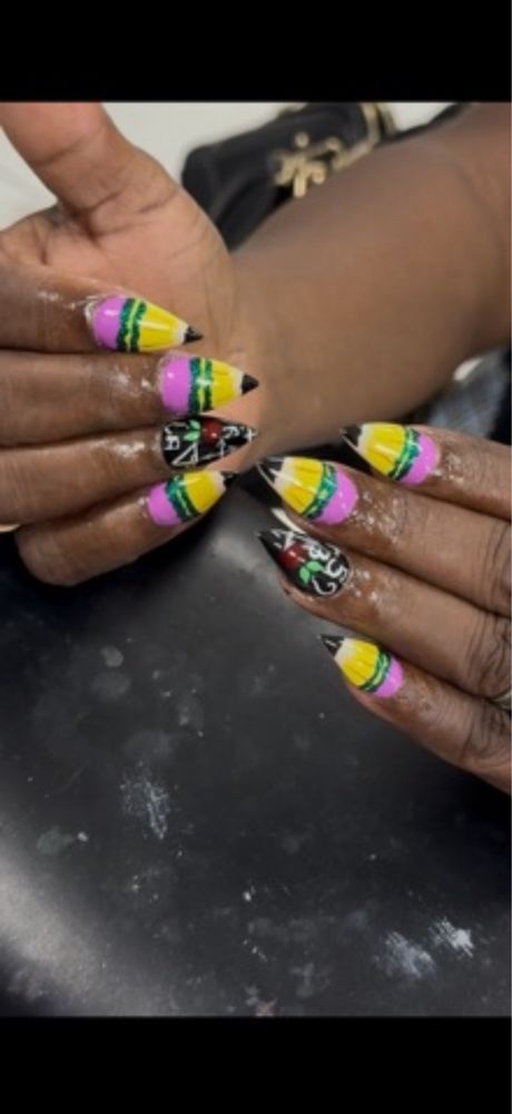 Ty Hair And Nail Spa Logo