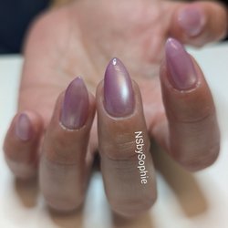 Structure gel Mani with N5 and cateye 24 please send me a text at 562-324-1313 if you want to book.