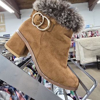 Goodwill - Thrift Stores Near Me - Indianapolis, Indiana Goodwill - Thrift Stores Near Me - Indianapolis, Indiana