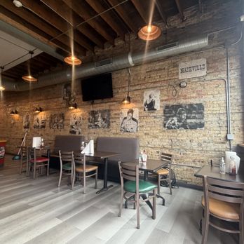 Chubby’s Hot Chicken - Seating area - Burgers Near Me - Forest Park, Illinois