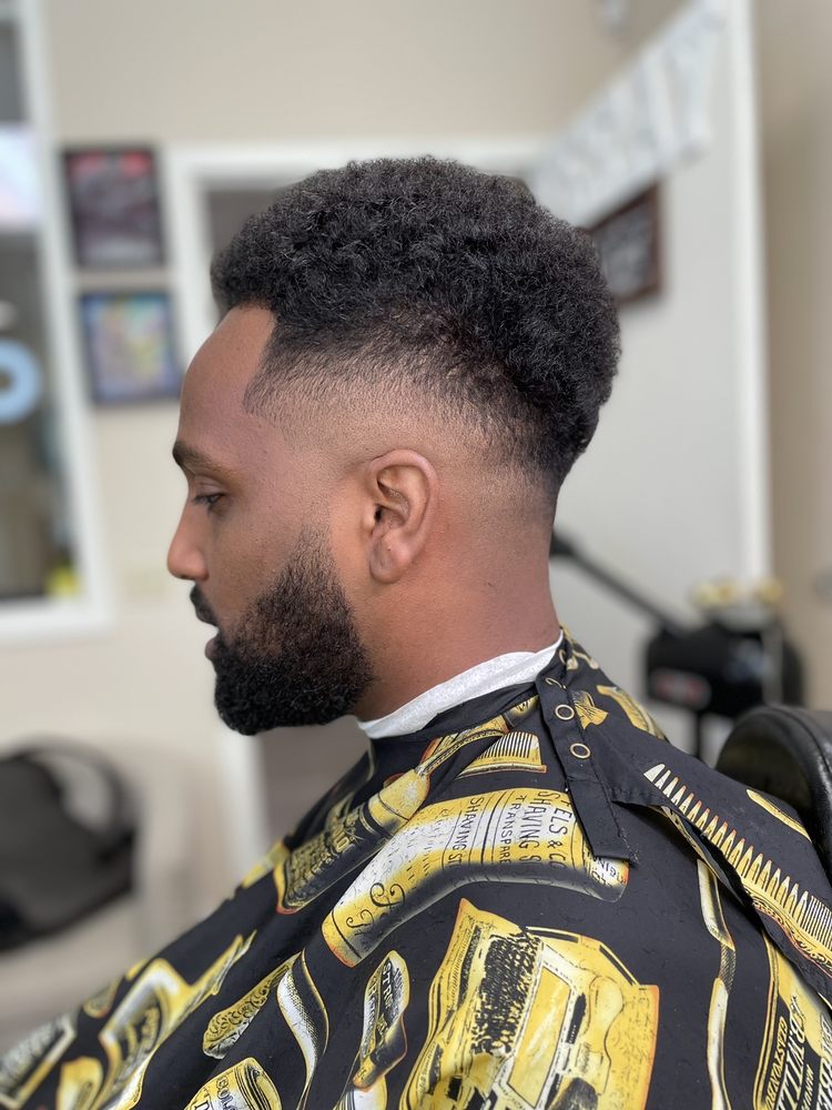 Legacy Barbershop - Brentwood Logo