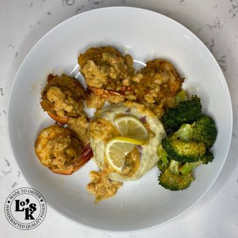 Lo’s Kitchen - Crab stuffed Shrimp w/ a side of Creamy Mashed Potatoes and Steamed Broccoli. Topped with a Lemon Cajun Cream Sauce! - Caterers Near Me Lo’s Kitchen - Crab stuffed Shrimp w/ a side of Creamy Mashed Potatoes and Steamed Broccoli. Topped with a Lemon Cajun Cream Sauce! - Caterers Near Me
