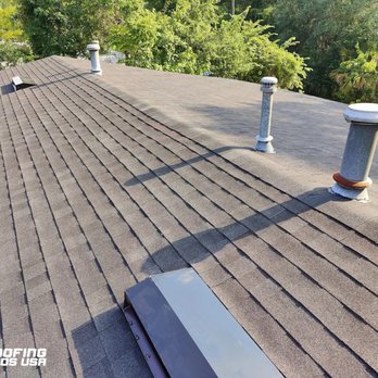 Roofing Pros USA - Detailed view of new shingle roof with precision installation and ventilation upgrades - Roofing Near Me - Casselberry, Florida Roofing Pros USA - Detailed view of new shingle roof with precision installation and ventilation upgrades - Roofing Near Me - Casselberry, Florida