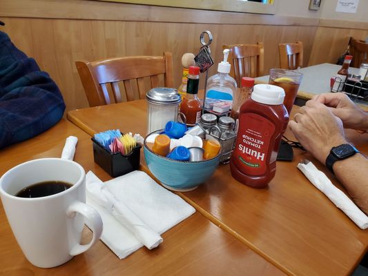 Boscos Diner by null