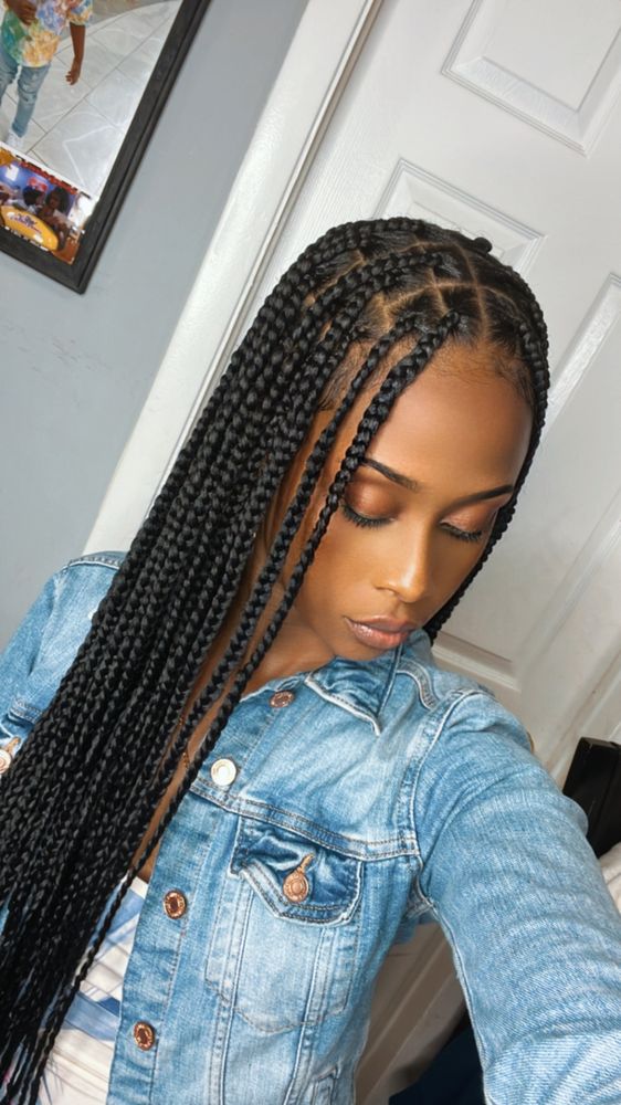 Tresses by Tory Logo