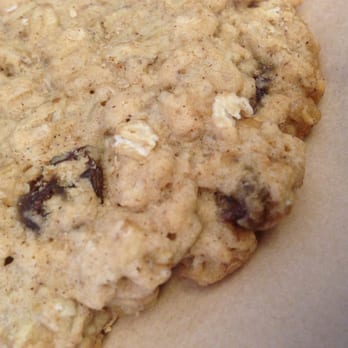 Bluetree Cafe - Honolulu - Oatmeal raisin cookie - Coffee & Tea Near Me - Honolulu, Hawaii