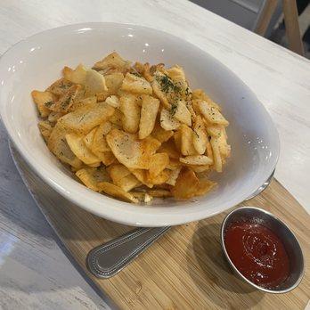 Greenwich and Delancy Delicatessen - fried Crispy Potatoes - Delis Near Me - Cos Cob, Connecticut Greenwich and Delancy Delicatessen - fried Crispy Potatoes - Delis Near Me - Cos Cob, Connecticut