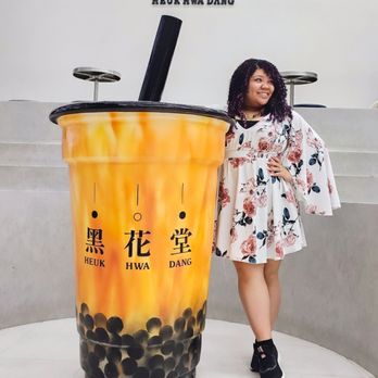 Heuk Hwa Dang - Giant bubble tea for photo ops - Desserts Near Me - New York, New York Heuk Hwa Dang - Giant bubble tea for photo ops - Desserts Near Me - New York, New York