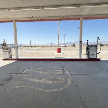 Roy's Motel & Cafe - Gas Stations Near Me - Amboy, California Roy's Motel & Cafe - Gas Stations Near Me - Amboy, California