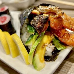 Kumagoro - Salmon skin hand roll