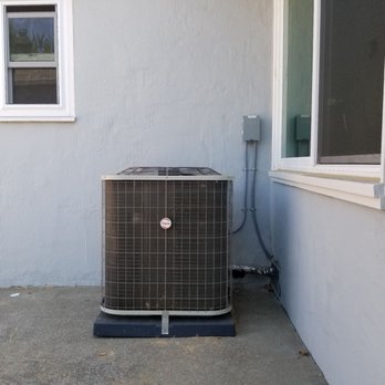 Giant HVAC - It was tricky to place the condenser in this spot, but Joe's team figure out a clever way to run it through the crawlspace. Kudos! - Heating & Air Conditioning/HVAC Near Me - Fremont, California