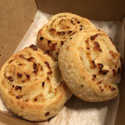 Summit Inn Pizza - Personal size cheese doodles