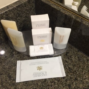 Hotel Bellwether - Shampoo, soaps, lotions and assorted amenities. - Hotels Near Me - Bellingham, Washington Hotel Bellwether - Shampoo, soaps, lotions and assorted amenities. - Hotels Near Me - Bellingham, Washington