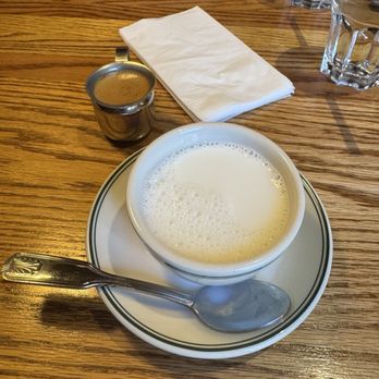 La Carreta - Café con leche - Latin American Near Me - Miami, Florida