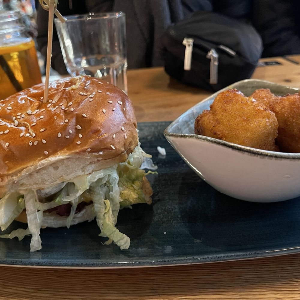 Le Burger - Burgers Near Me - Vienna, 9