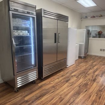 Ozzie Bakes - Bakeries Near Me - Holton, Kansas