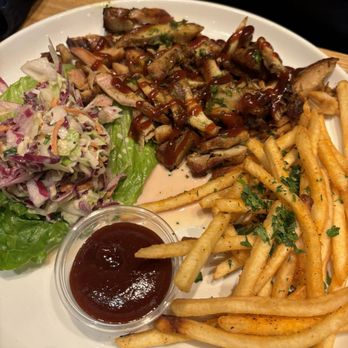 Urban Kitchen - BBQ Chicken - American Near Me - Burlingame, California Urban Kitchen - BBQ Chicken - American Near Me - Burlingame, California