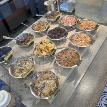Magpies Softserve - Ice Cream & Frozen Yogurt Near Me - Los Angeles, California