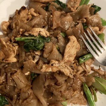 Win Thai Cuisine - chicken pad see ew - Halal Near Me - Anaheim, California Win Thai Cuisine - chicken pad see ew - Halal Near Me - Anaheim, California