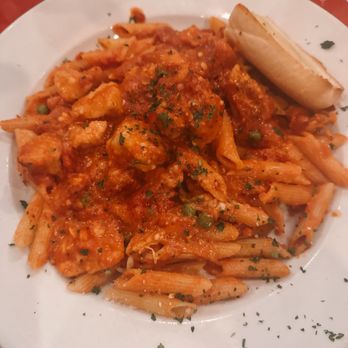 Lips - Penne alla vodka with chicken - Bars Near Me - San Diego, California