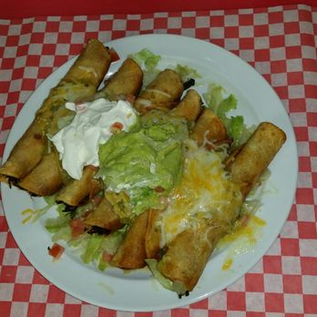 Pupuseria Imperial - Looking for crunchy yummy Taquitos beef or chicken. - Food Trucks Near Me - Portland, Oregon Pupuseria Imperial - Looking for crunchy yummy Taquitos beef or chicken. - Food Trucks Near Me - Portland, Oregon
