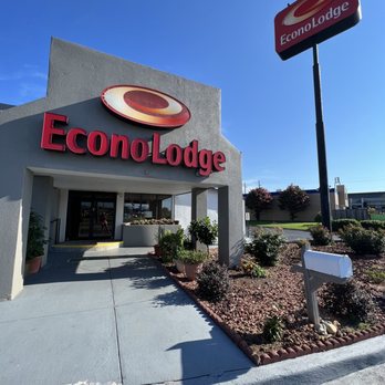 Econo Lodge - Entrance - Hotels Near Me - Oxford, Alabama Econo Lodge - Entrance - Hotels Near Me - Oxford, Alabama
