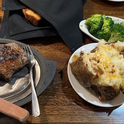 Jess & Jim's Steak House - Top sirloin, Twice Baked Potato, Steamed Vegetables