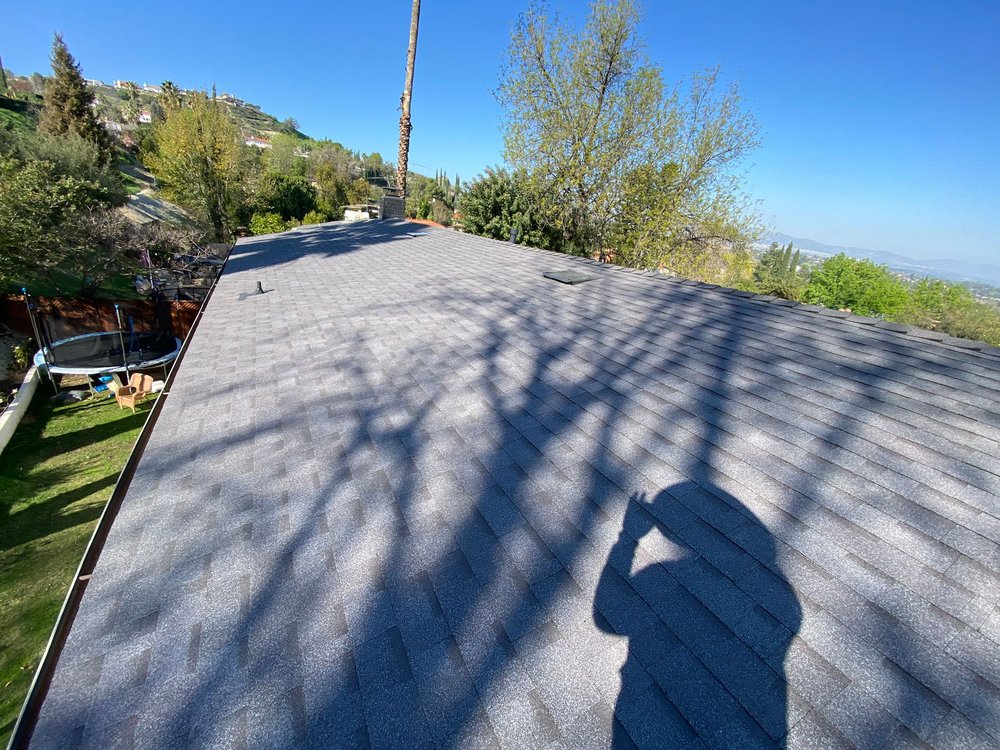 Slide of Gio Roofing