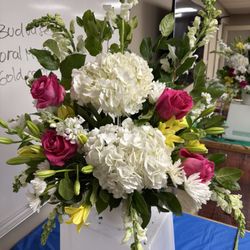 Flower School International - Sympathy Arrangement
