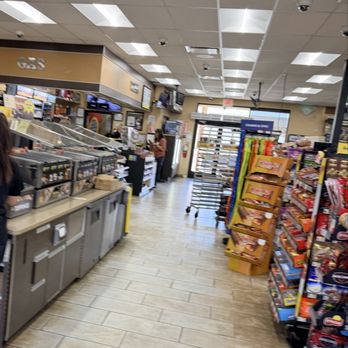 Love's Travel Stop - Hot food - Gas Stations Near Me - Dodge City, Kansas
