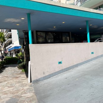 Eggs 'n Things - Waikiki Beach Eggspress - Front of restaurant - Breakfast & Brunch Near Me - Honolulu, Hawaii Eggs 'n Things - Waikiki Beach Eggspress - Front of restaurant - Breakfast & Brunch Near Me - Honolulu, Hawaii