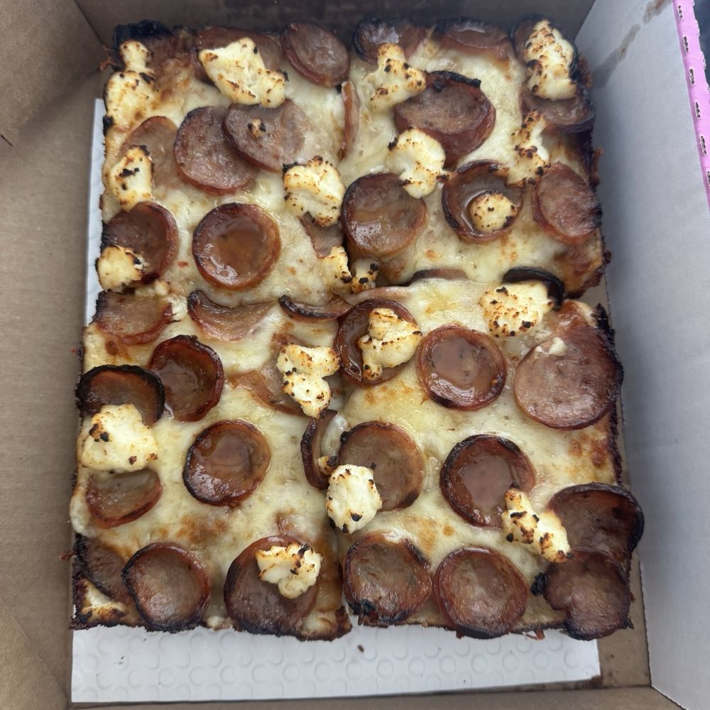 Bobbi’s - Sausage, ricotta, and hot honey - Pizza Near Me - New Haven, Connecticut Bobbi’s - Sausage, ricotta, and hot honey - Pizza Near Me - New Haven, Connecticut