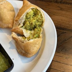 Bites Of India - SAMOSA (2PCS) - wow so good!