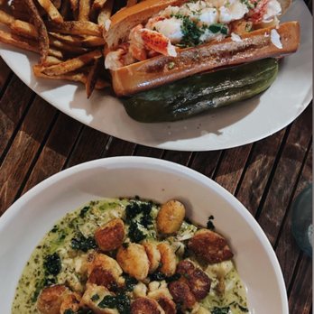 L & E Oyster Bar - Lobster roll & Gnocchi - Seafood Near Me - Los Angeles, California