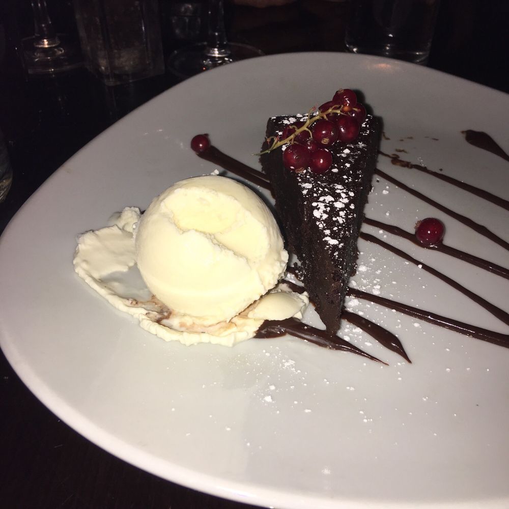 Flourless Chocolate Cake with Vanilla Ice Cream Flourless Chocolate Cake with Vanilla Ice Cream