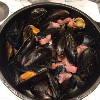 Léon de Bruxelles - Seafood Near Me - Paris, 75 Léon de Bruxelles - Seafood Near Me - Paris, 75