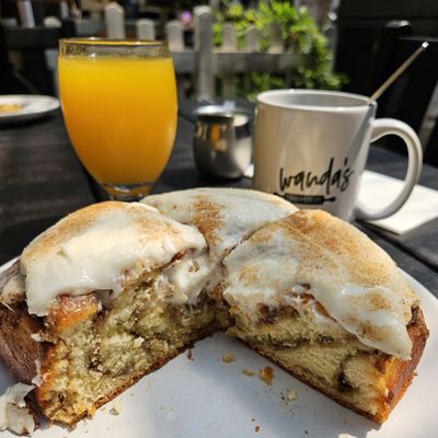 Wanda's Cafe + Bakery by null