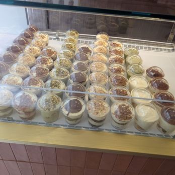 Tiramisserie - Patisserie/Cake Shop Near Me - Paris, 75