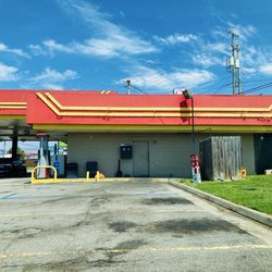 Dodge's Southern Style - Dodge's Southern Style Exterior