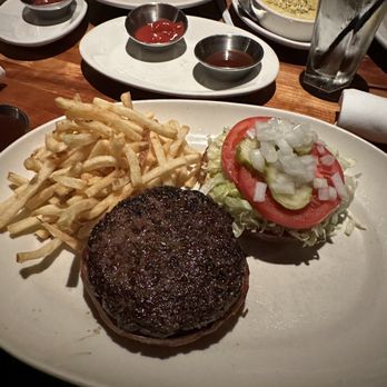 Houston's Restaurant - Cheeseburger - New American Near Me - North Miami Beach, Florida Houston's Restaurant - Cheeseburger - New American Near Me - North Miami Beach, Florida