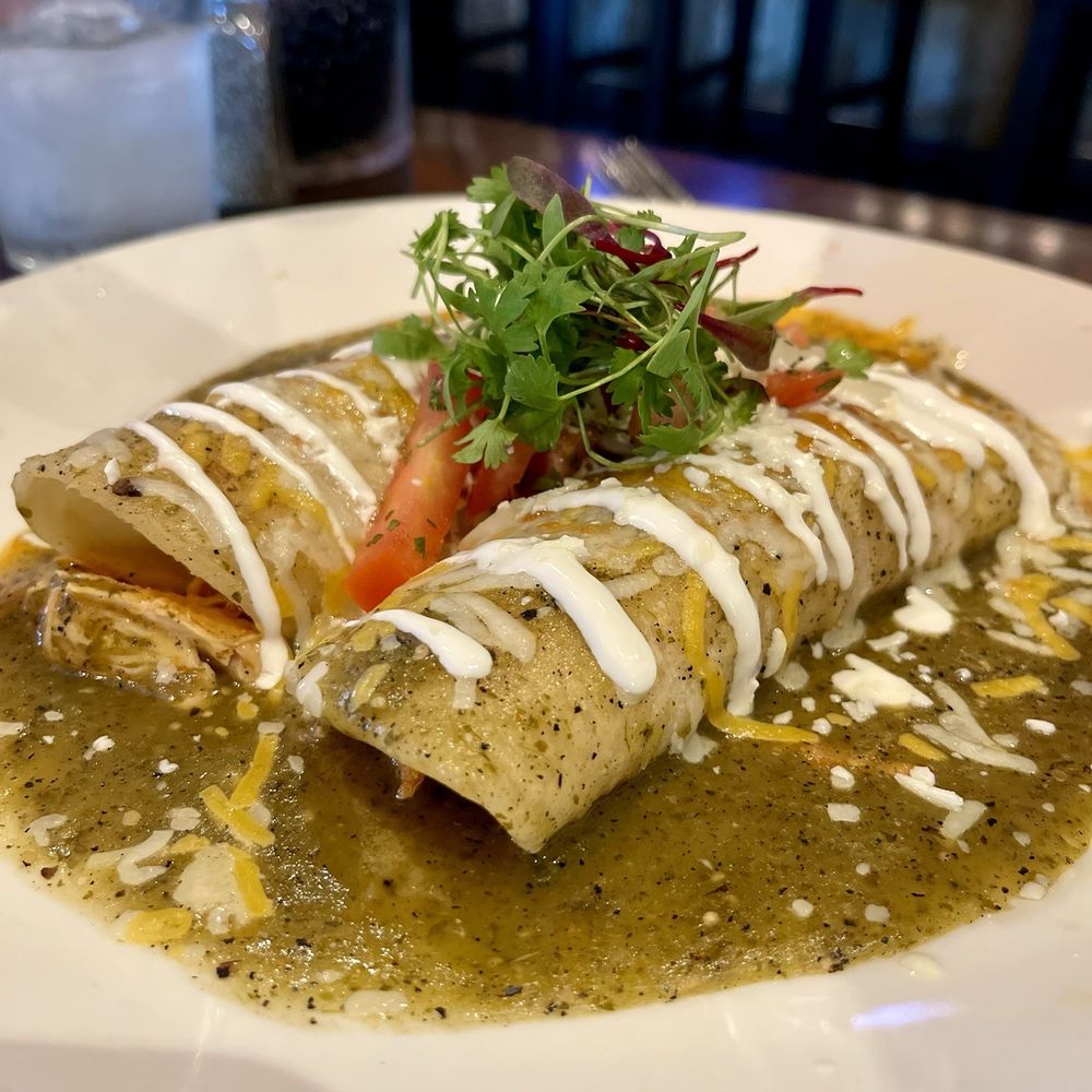 Luna Modern Mexican Kitchen - Enchiladas verdes - Mexican Near Me - Corona, California Luna Modern Mexican Kitchen - Enchiladas verdes - Mexican Near Me - Corona, California