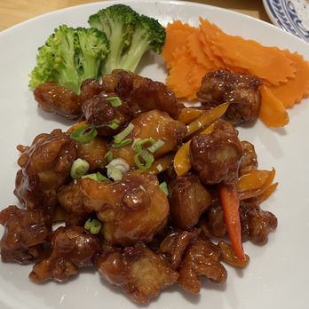 Sweet Rice Thai Sushi - Thai General Tao chicken - Pop-Up Restaurants Near Me - Glens Falls, New York Sweet Rice Thai Sushi - Thai General Tao chicken - Pop-Up Restaurants Near Me - Glens Falls, New York