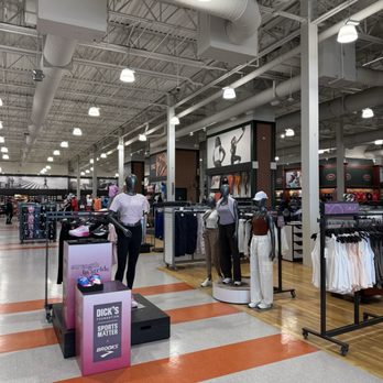 DICK'S Sporting Goods - Sports Wear Near Me - Paramus, New Jersey