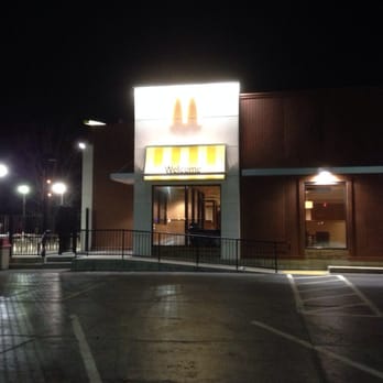 McDonald's - empty parking lot at night - Fast Food Near Me - Mountain Grove, Missouri McDonald's - empty parking lot at night - Fast Food Near Me - Mountain Grove, Missouri